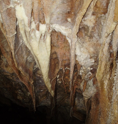 il colore delle concrezioni carsiche