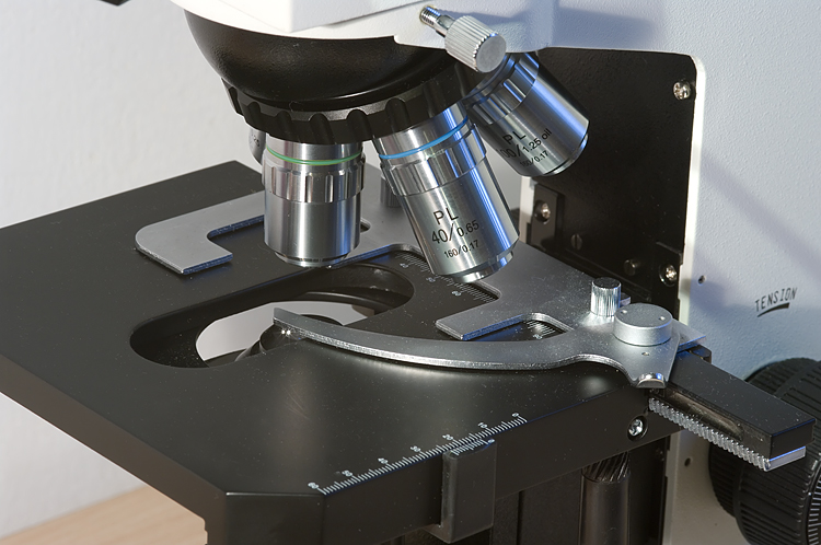 Microscopio Biologico L2050HTG Plan