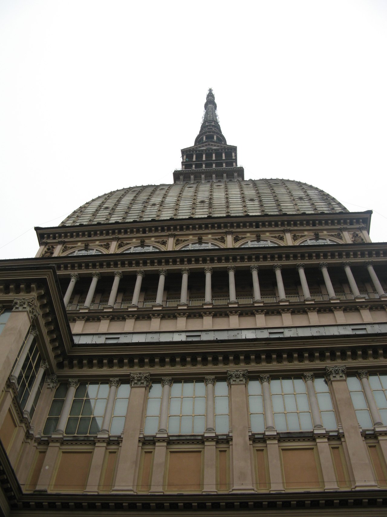 La Basilica ed il colle di Superga