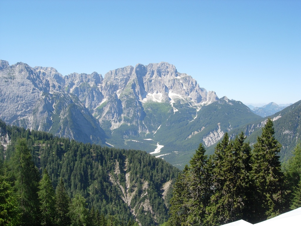 Lussari e monte sfondo