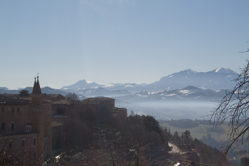 Un paesaggio rinascimentale: il Monte Catria visto da Urbino