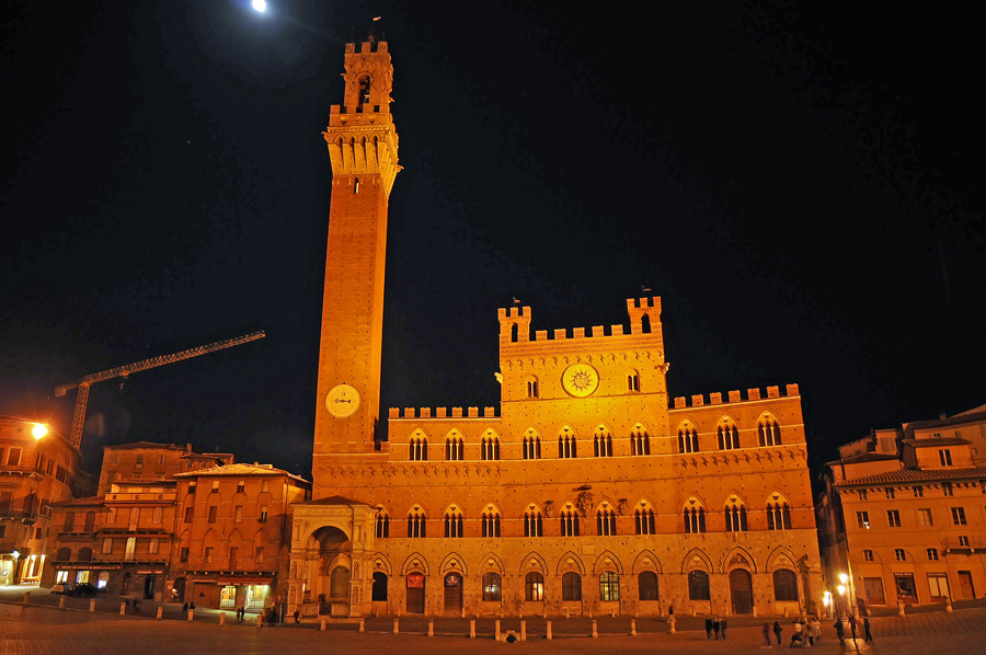 Siena by night