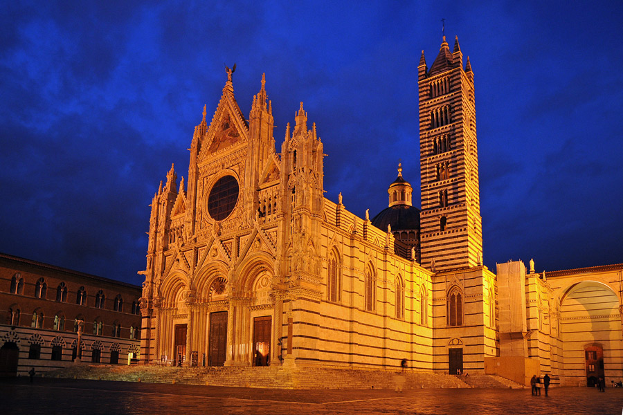 Siena by night