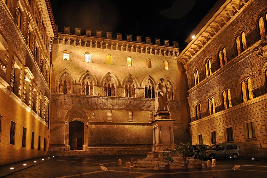 Siena by night