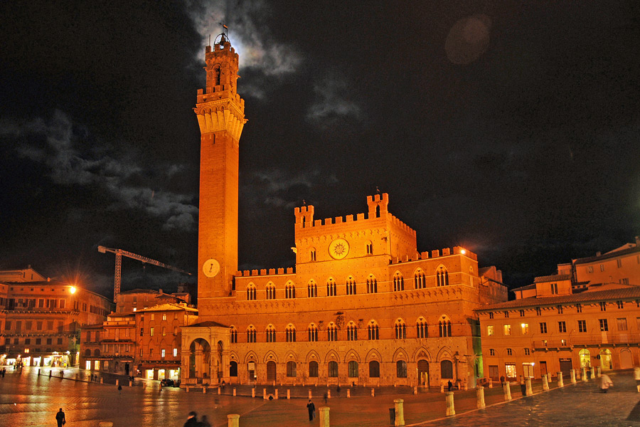 Siena by night