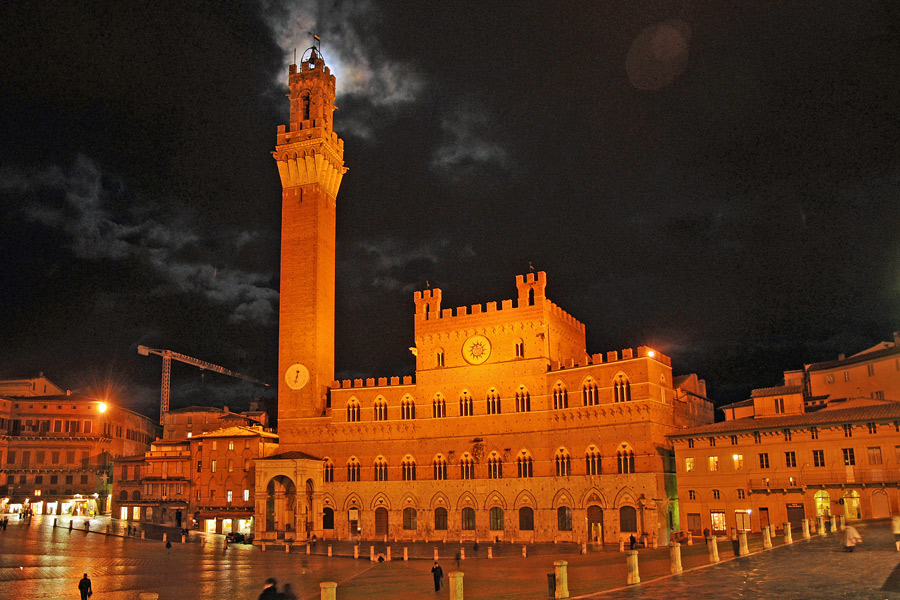 Siena by night