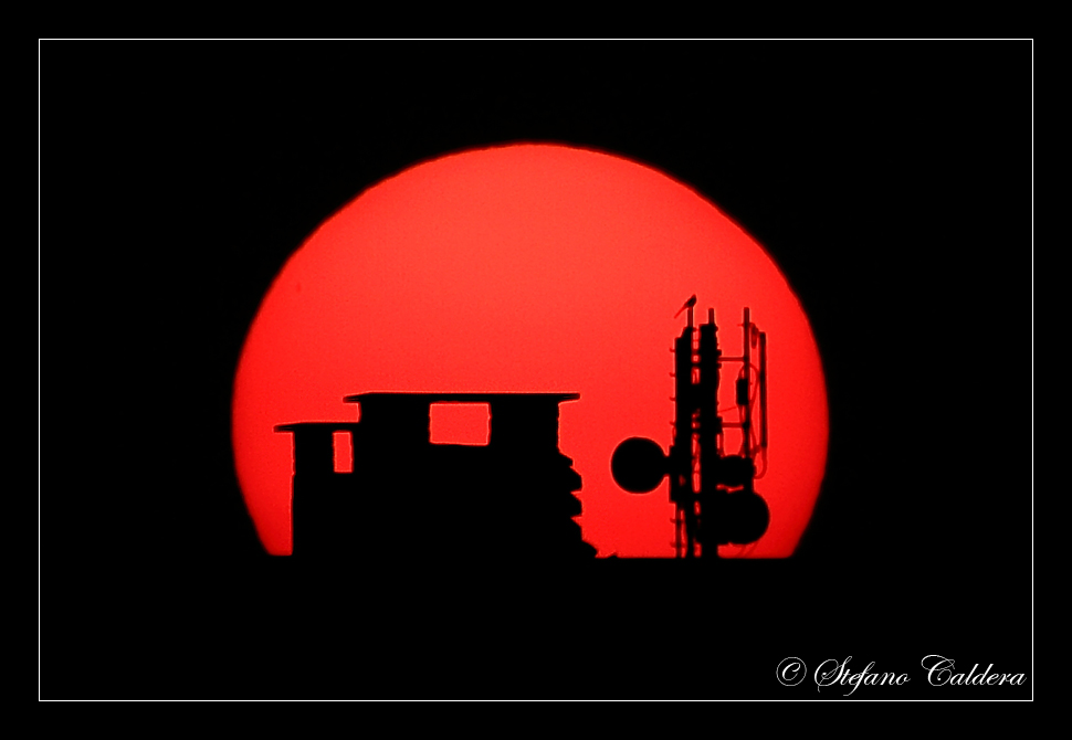 Sole tra la nebbia..