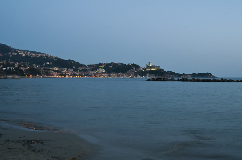 Lerici - San terenzo tramonto e luna a barchetta