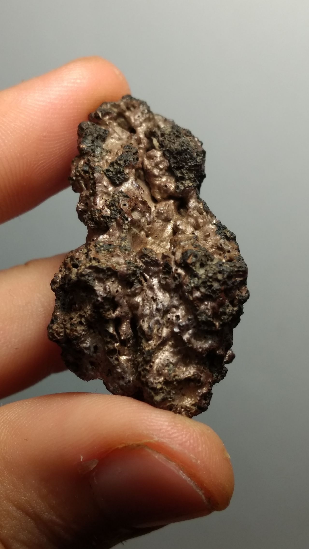 Lapillo vulcanico con metallo