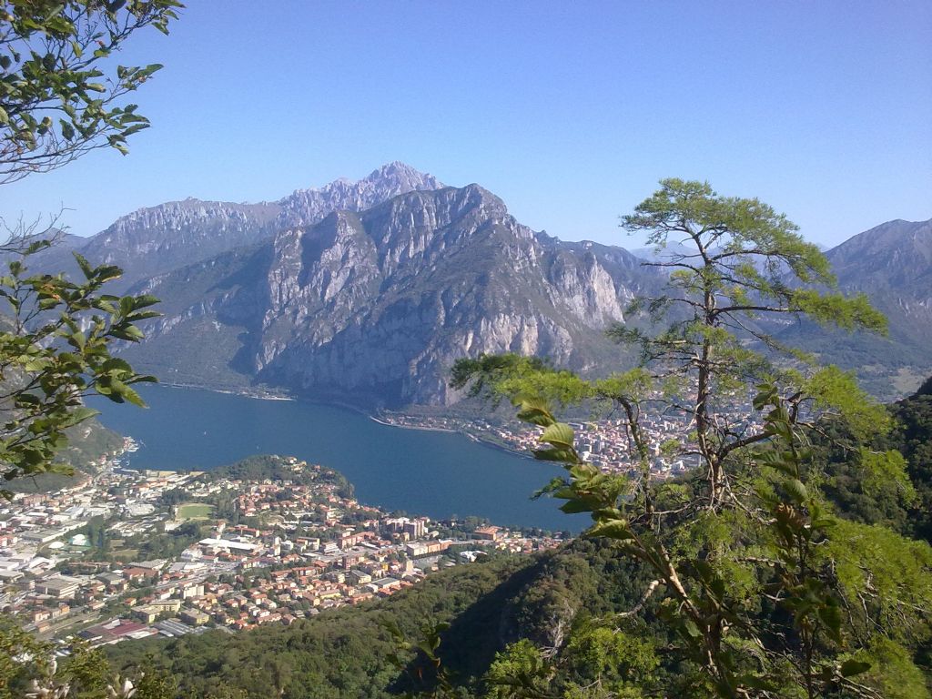 Panorami dal Monte Barro (LC)