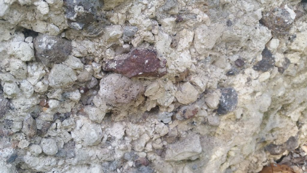 Formazione di questo strato - probabile deposito di tephra