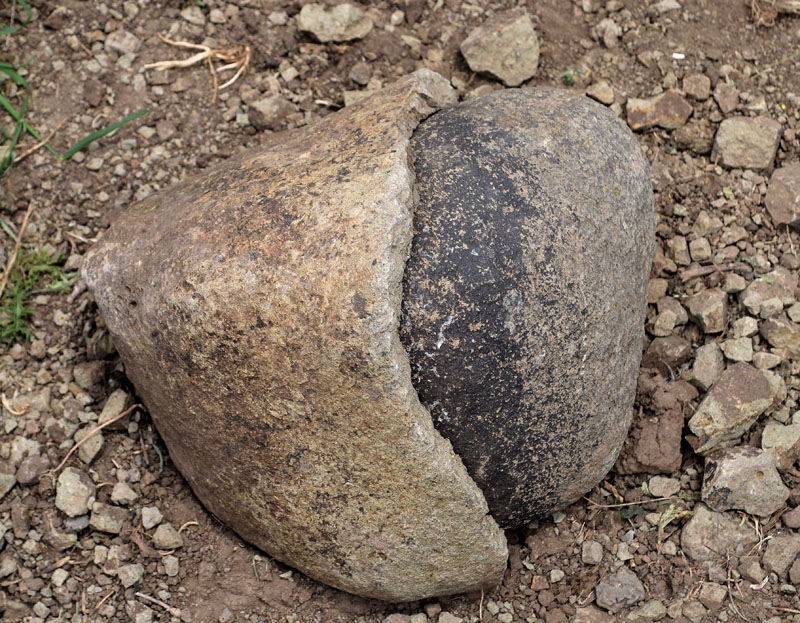 Identificazione roccia ovoidale