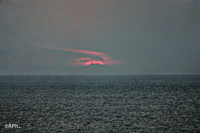 Chiedo ai pi esperti: il sole tramontava a nord ovest,  il gran sasso???