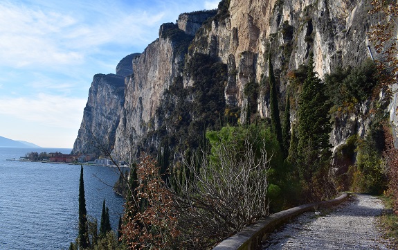 Da Campione del Garda a Pieve di Tremosine per antichi sentieri