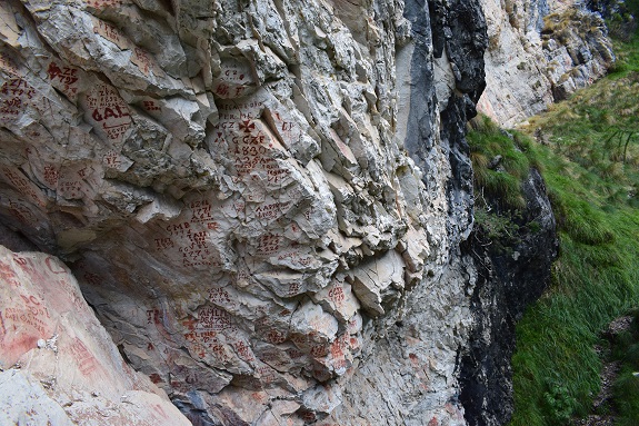 Nelle Pizzancae alla ricerca delle scritte dei pastori - Gruppo di Monte Agnello