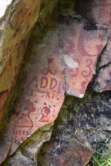 Nelle Pizzancae alla ricerca delle scritte dei pastori - Gruppo di Monte Agnello