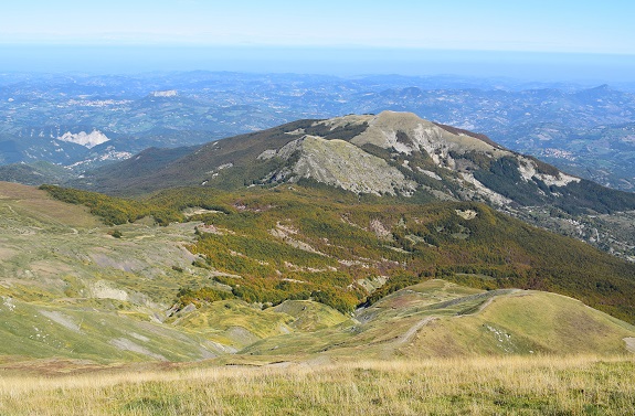 Cusna (2.121 m) da Monte Orsaro - Appennino Reggiano