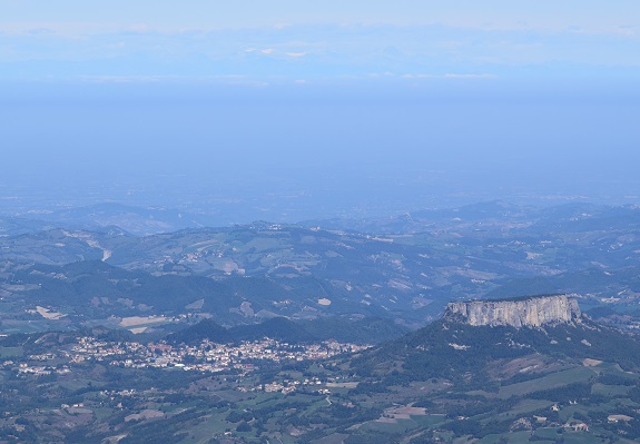 Cusna (2.121 m) da Monte Orsaro - Appennino Reggiano