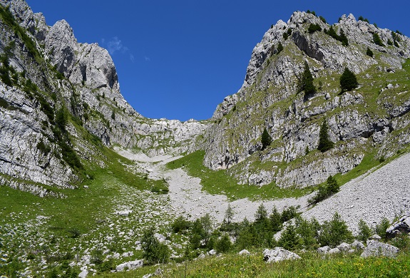 Dal Lago di Tovel al Pian della Nana per la Val Formiga - Dolomiti di Brenta