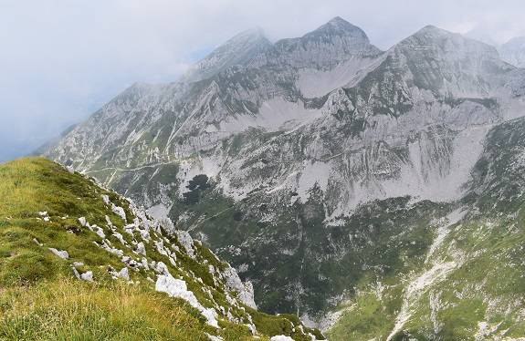 Cimon di Palantina (2.190 m) da Pian delle Lastre - Gruppo del Col Nudo-Cavallo