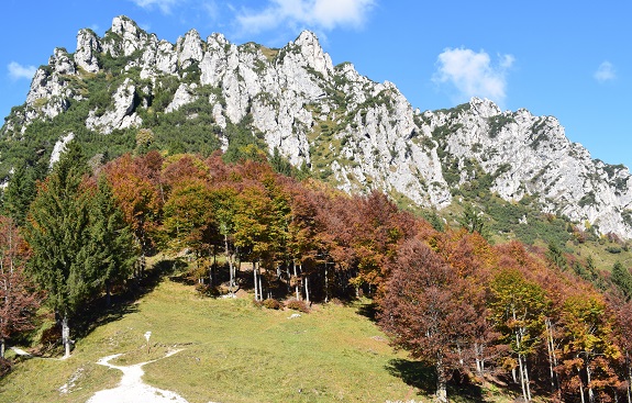 Dal Lago di Tenno al Rifugio Pernici per il 