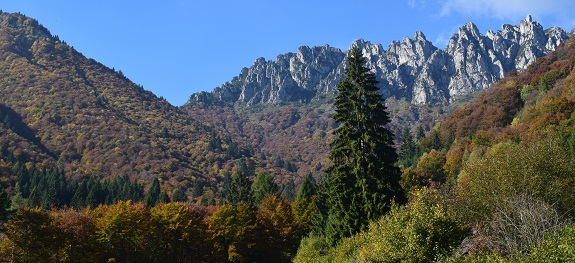 Dal Lago di Tenno al Rifugio Pernici per il 