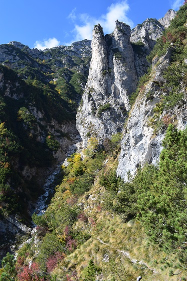 Dal Lago di Tenno al Rifugio Pernici per il 