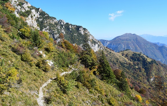 Dal Lago di Tenno al Rifugio Pernici per il 