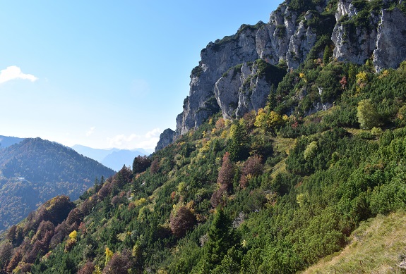 Dal Lago di Tenno al Rifugio Pernici per il 