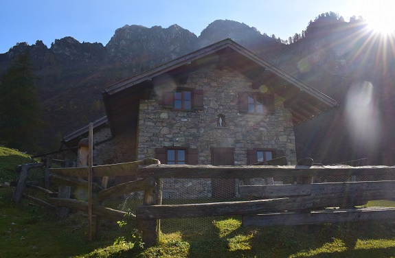 Monte Altissimo (2.128 m) dal Santuario della Madonna del Lares - Alpi di Ledro