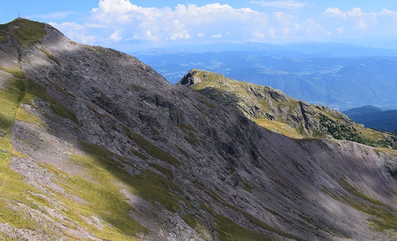 Monte Luco (2.434 m) da Passo Palade - Catena delle Maddalene