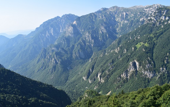 Monte Maggio (1.853 m) dal Passo della Borcola - Altopiano di Folgaria