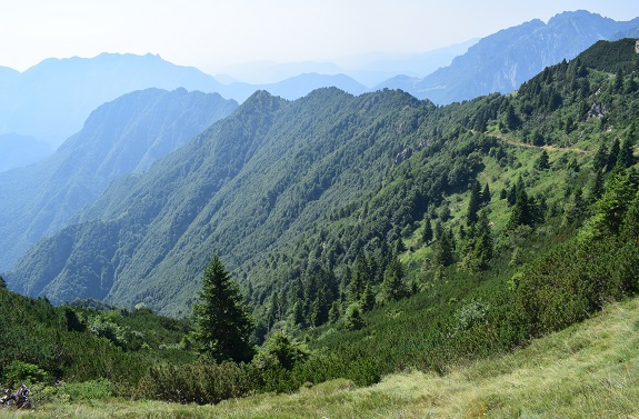 Monte Maggio (1.853 m) dal Passo della Borcola - Altopiano di Folgaria