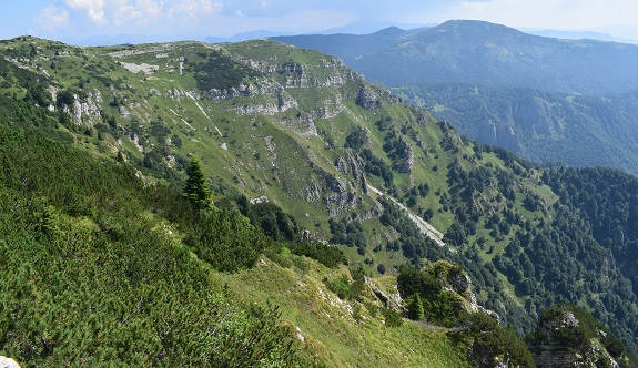 Monte Maggio (1.853 m) dal Passo della Borcola - Altopiano di Folgaria