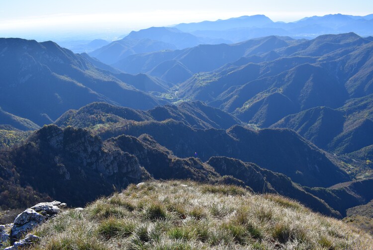 Le due cime dello Zingla da Eno (Prealpi Bresciane)