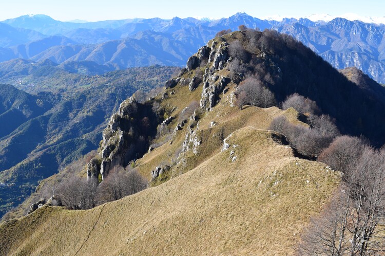 Le due cime dello Zingla da Eno (Prealpi Bresciane)