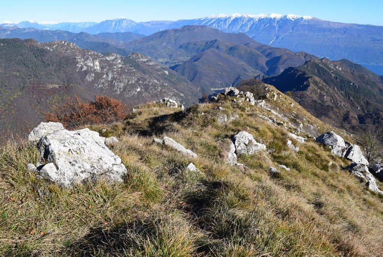 Le due cime dello Zingla da Eno (Prealpi Bresciane)