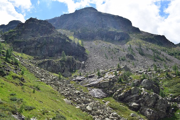 Da Caoria ai Laghi di Reganel (Lagorai)