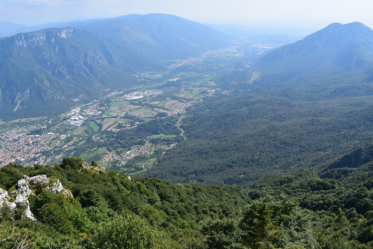 Priafor (1.659 m) dal Colletto Grande di Velo (Prealpi Vicentine)