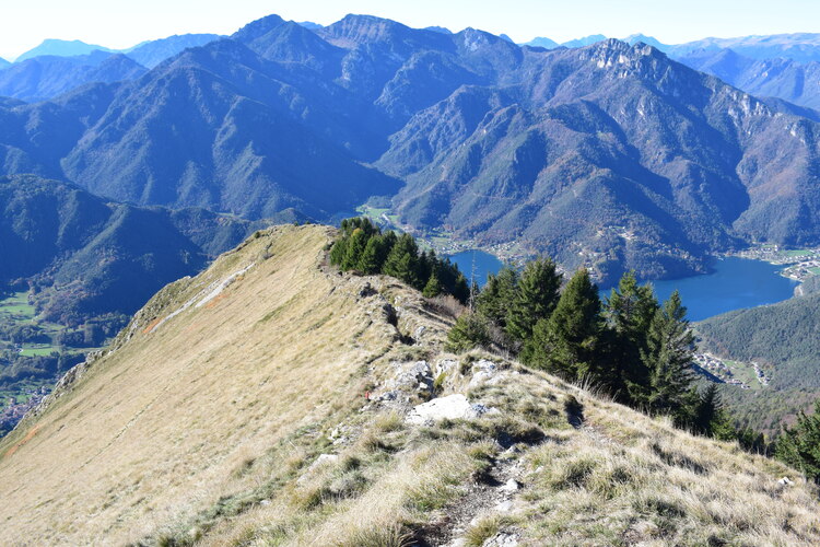 In cammino tra Cima d''Oro e Cima Parì (Alpi di Ledro)