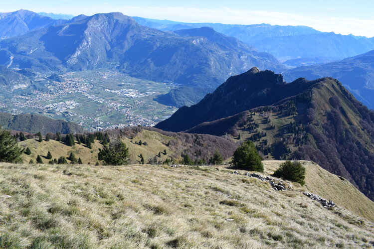 In cammino tra Cima d''Oro e Cima Par (Alpi di Ledro)