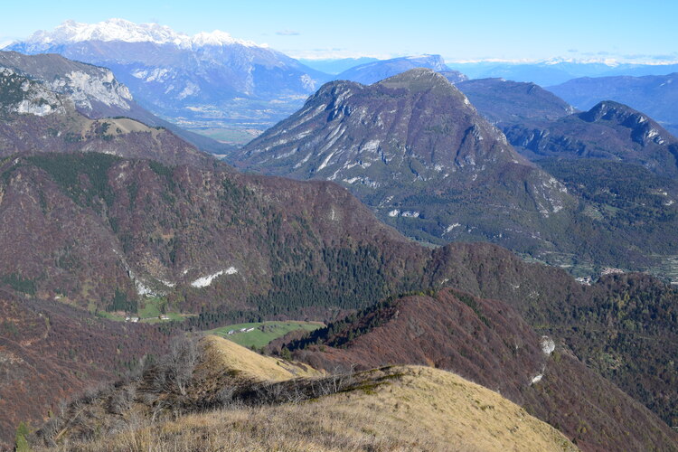 In cammino tra Cima d''Oro e Cima Parì (Alpi di Ledro)