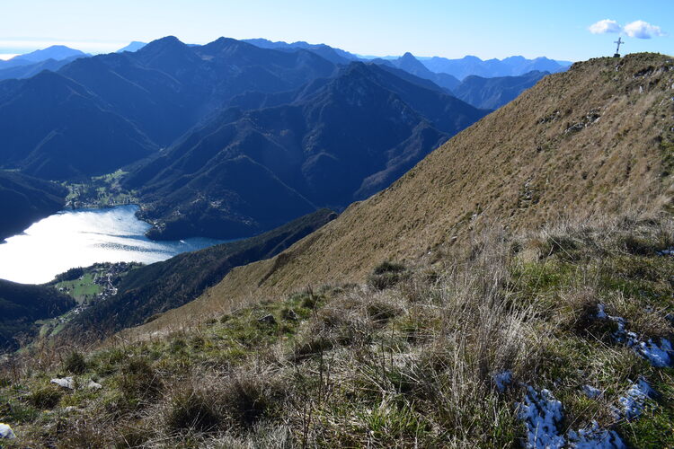 In cammino tra Cima d''Oro e Cima Par (Alpi di Ledro)