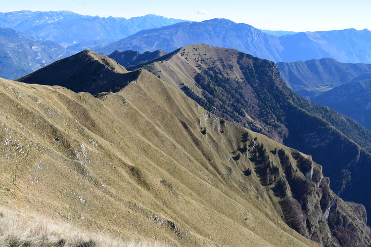 In cammino tra Cima d''Oro e Cima Par (Alpi di Ledro)