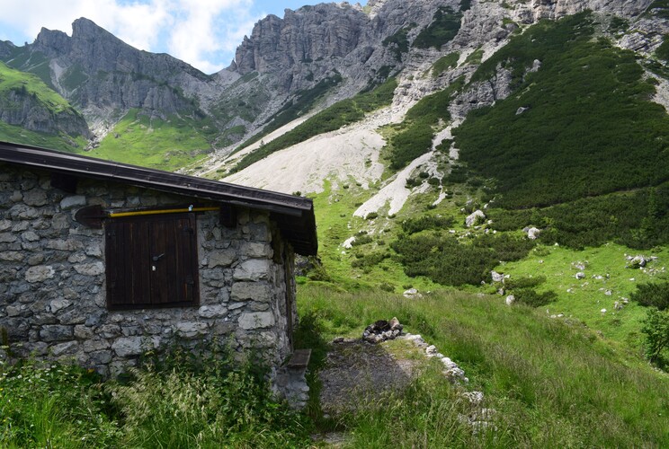 Un''occhiata a Casera Laghet de Sora (Parco Dolomiti Friulane)