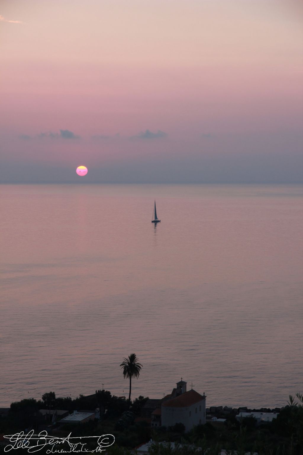 Monte Fossa delle Felci 962m . Isola di Salina - Eolie