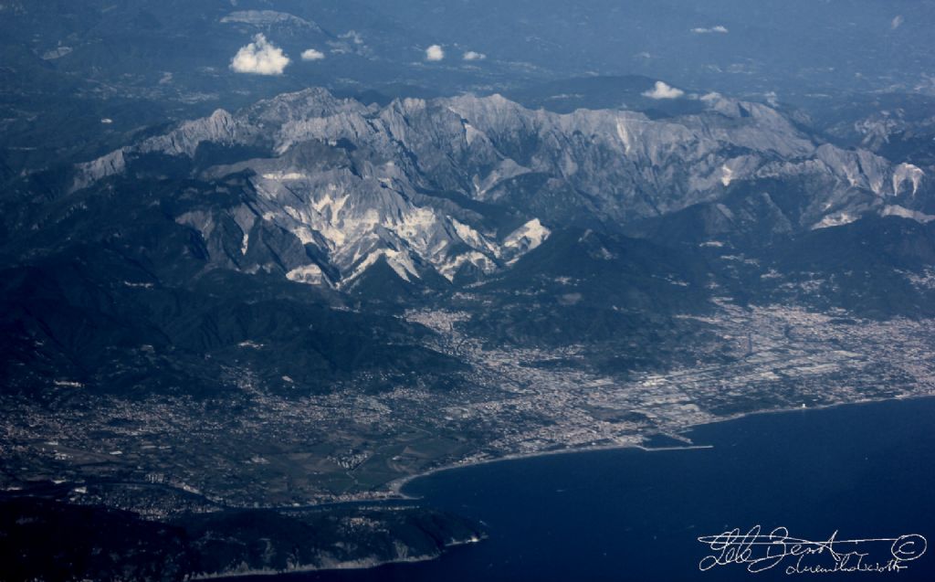 Le Apuane da un volo di linea