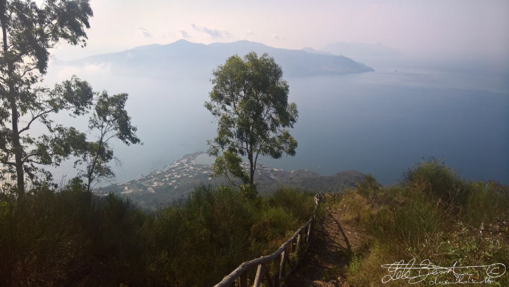 Monte Fossa delle Felci 962m . Isola di Salina - Eolie