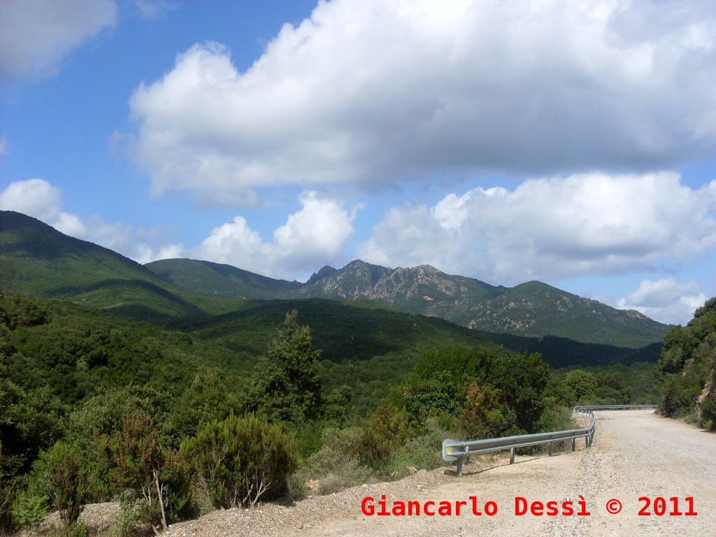 Attraverso il Parco Regionale di Gutturu Mannu