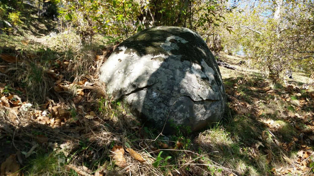Bomba vulcanica? no, esfoliazione a cipolla su blocco